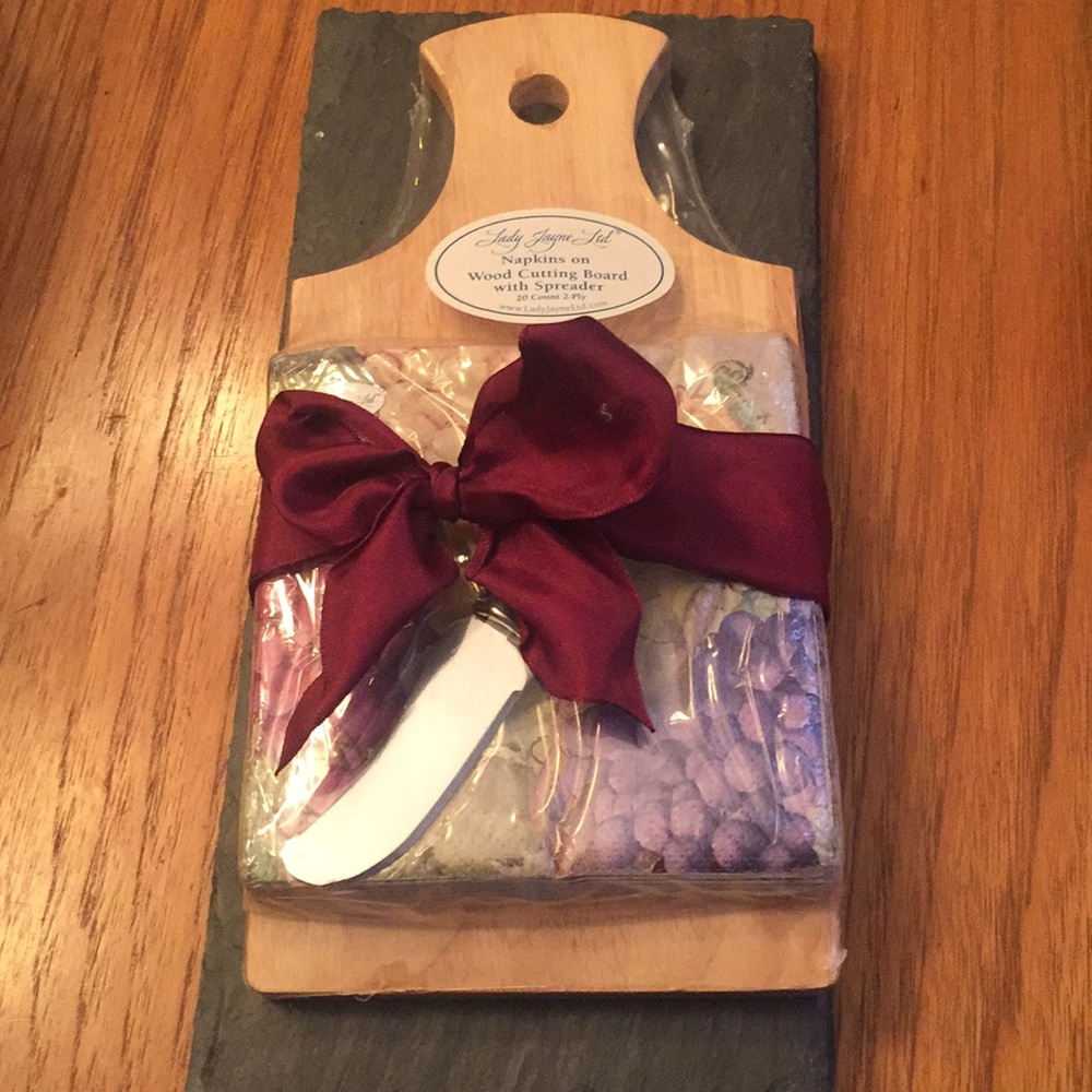 Napkin/cutting board gift set